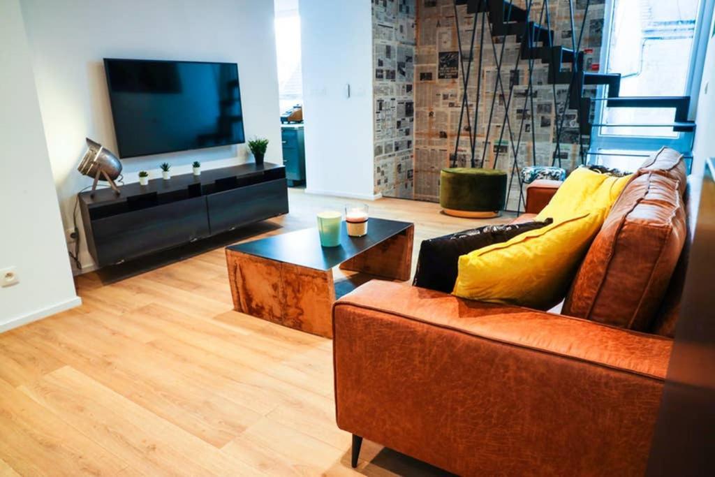 Amazon Corten Marche-en-Famenne Exteriör bild